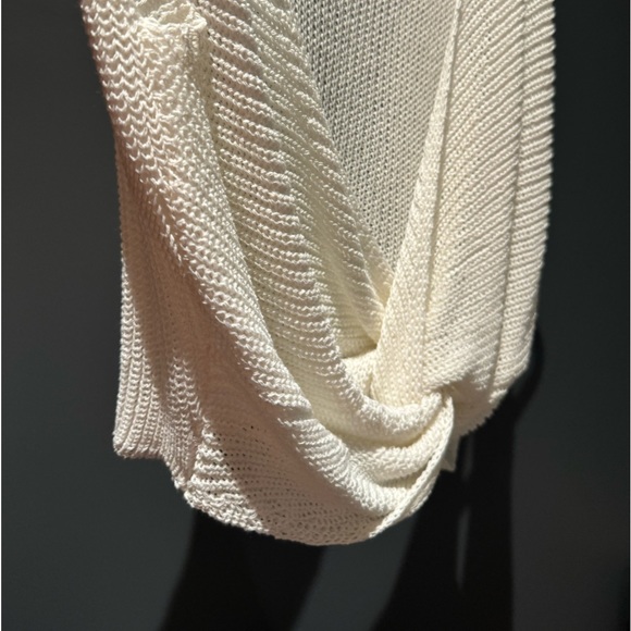 Cropped top - Picture 2 of 4